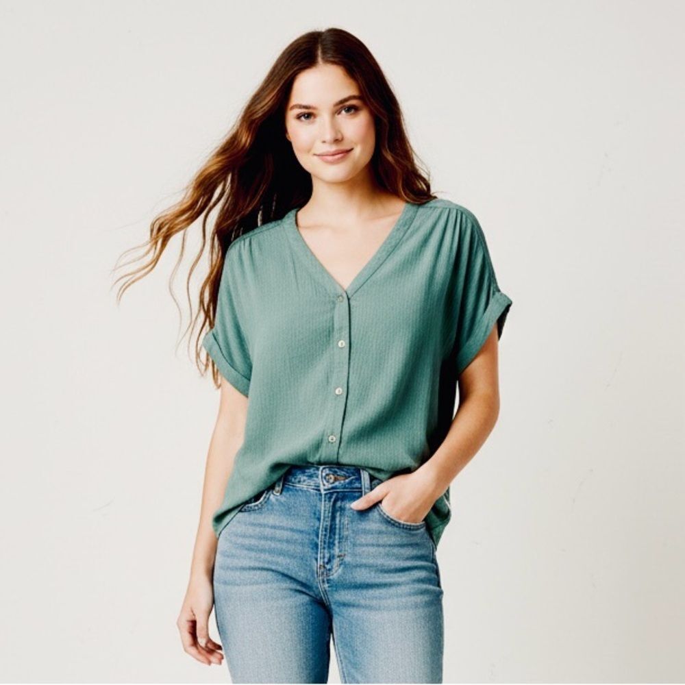 Orvis Sage Green Textured V-Neck Short Sleeve Button-Down Blouse SZ L